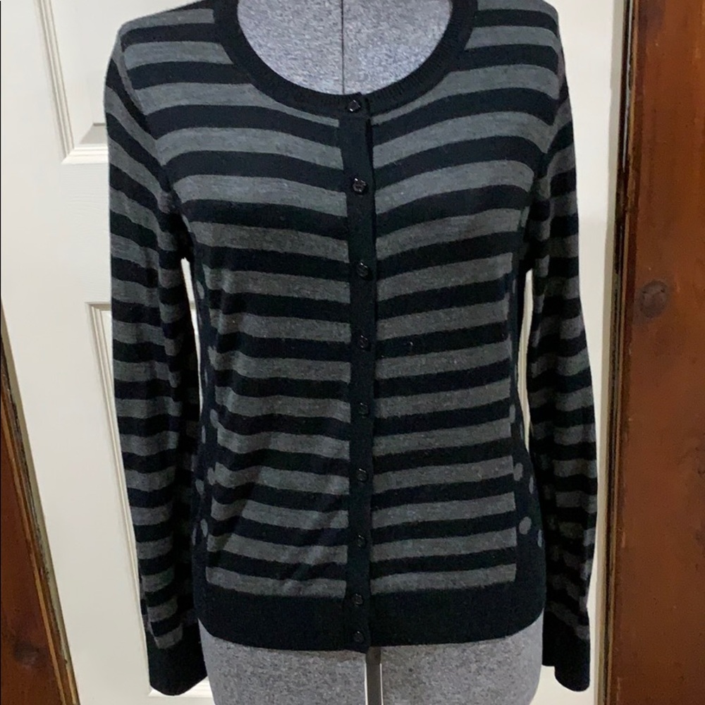 Long sleeve button up cardigan/black and gray